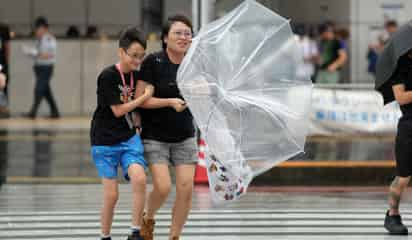 Japón en estado de emergencia por intenso tifón