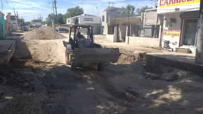 Terminan con introducción de drenaje en calle Anáhuac