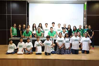 Santos Laguna convivió con pequeños del Instituto Lagunero de la Audición y el Lenguaje