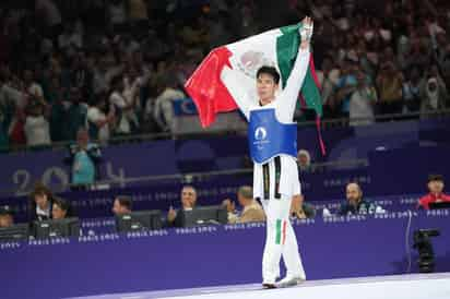 El para taekwondoín Luis Mario Najera no pudo vencer al uzbeko Asadbek Toshtemirov y se quedó con la presea plateada. (AGENCIAS)