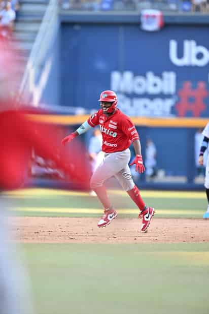 El venezolano José Pirela aumentó la ventaja de la Pandilla Escarlata con un cuadrangular solitario en la octava entrada.