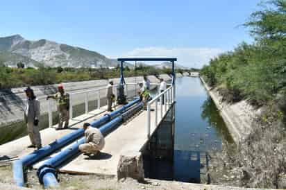 Una vez que se vacíe por completo, se harán labores de desazolve en la laguna de regulación. (EL SIGLO DE TORREÓN)