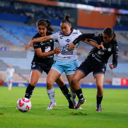 Pese a resistir durante el primer tiempo, las laguneras nada pudieron hacer en la segunda parte y terminaron cayendo 3-0 en el Hidalgo. (CORTESÍA)