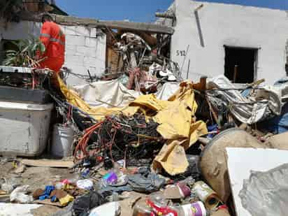 Localizan hombre sepultado por basura en colonia Eduardo Guerra en Torreón