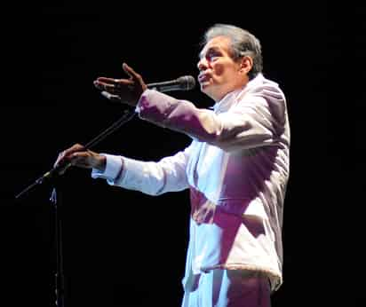 Recuerdos. El 24 de agosto de 2015, José José se presentó en el Teatro Nazas de Torreón como parte
de la obra Amar y querer. (RAMÓN SOTOMAYOR) 