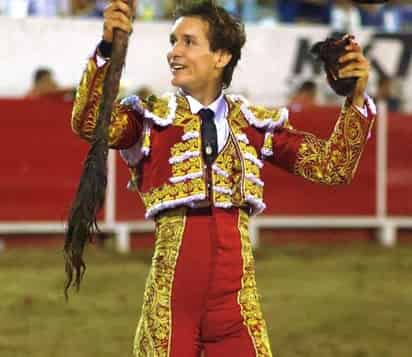 El torero lagunero tuvo una espectacular presentación ante los amantes de la tauromaquia en Jalisco, que disfrutaron de la velada.