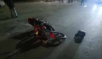 Joven y ebrio conductor de motocicleta atropella a mujer de la tercera edad