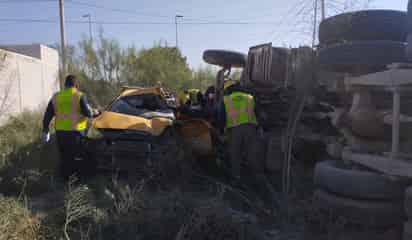 Conductor y pasajero de taxi graves tras ser golpeados por camión en Ferropuertos