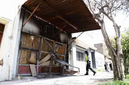 Vecinos exigen cierre de vivienda en el centro de Torreón por constantes incendios y robos en el sector