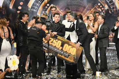 Cantante regiomontano gana décima generación de La Academia de TV Azteca