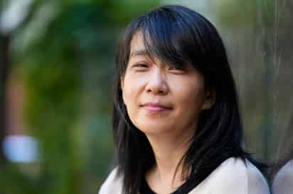 Nobel de Literatura reconoce la 'intensa' prosa poética de la surcoreana Han Kang