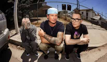 Fans de Blink-182 celebran baja demanda de boletos para su concierto