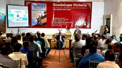 El diputado de Morena, Alejandro Mata, presenta libro sobre el general y primer presidente de México, Guadalupe Victoria.