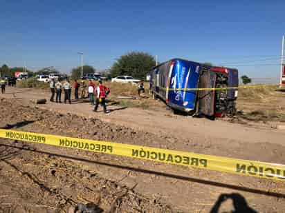 Dos personas fallecidas y 18 lesionados tras accidente de autobús en Gómez Palacio