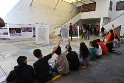 Visitan escuelas de Lerdo con pláticas del Desierto Chihuahuense