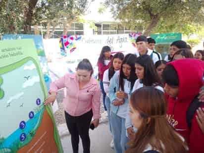 Feria Ecológica del CBTA 47. (DIANA GONZÁLEZ)