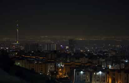 Una vista general de la ciudad capital de Teherán, Irán, a principios del 26 de octubre de 2024. EFE/EPA/ABEDIN TAHERKENAREH