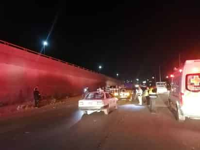 Camioneta cae de puente en Lerdo dejando cuatro personas lesionadas