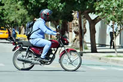 El objetivo de esta medida, es salvaguardar la integridad física de quienes usan la motocicleta como medio de transporte. (EL SIGLO DE TORREÓN)