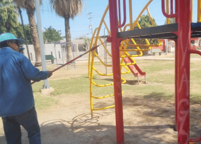 Reemplazan pintura en plazas de Torreón ante posible presencia de plomo