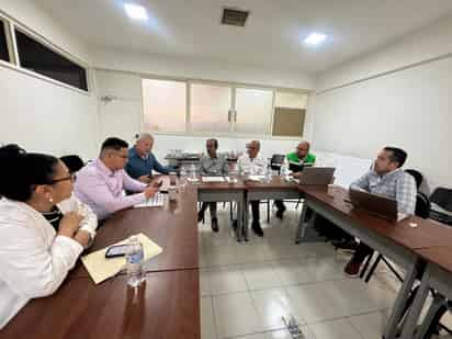 Sostienen reunión para tratar las necesidades de fuerza de trabajo en las unidades médicas