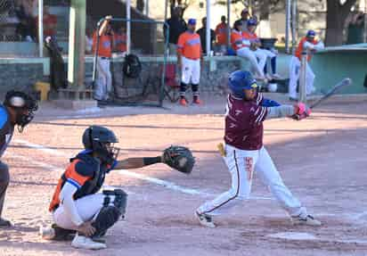 Los Sandilleros de Tlahualilo quedaron tendidos en el terreno de juego tras un sencillo en el octavo rollo. (Especial)