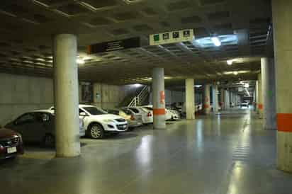 Estacionamiento en Plaza Mayor. (EL SIGLO DE TORREÓN)