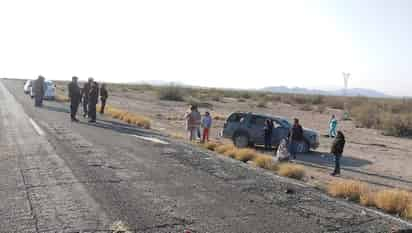 Mueren dos miembros de una familia tras una volcadura en Mapimí