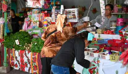 Se instala Mercadito Navideño en la Plaza Principal de Lerdo