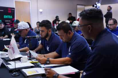 La directiva Guinda, junto al mánager Alfredo Lerma, estuvieron presentes en el draft de la Liga Mexicana de Softbol.