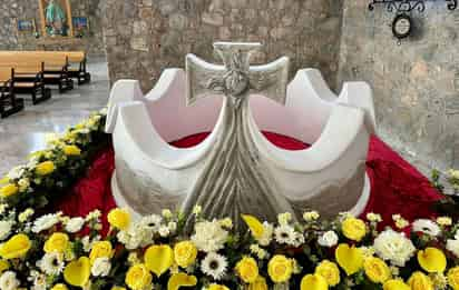 Bendice obispo de Torreón corona de la monumental escultura de Cristo Rey