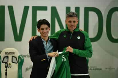 Presentan oficialmente al 'Tano' Ortiz como técnico de Santos Laguna