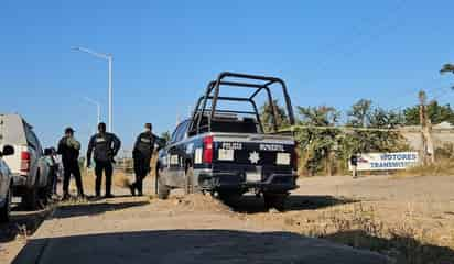 Descubren seis cuerpos en camioneta abandonada en carretera de Sinaloa