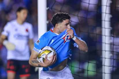 El capitán celeste, el uruguayo Ignacio Rivero, fue el encargado de abrir la puerta para el regreso de los cementeros antes de terminar la primera mitad del encuentro, frente a sus aficionados en el Estadio Ciudad de los Deportes que 'explotó' de jubilo ante la anotación.