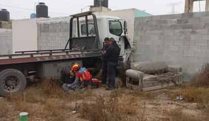 Grúa ingresa a hogar tras perder su conductor el control del volante