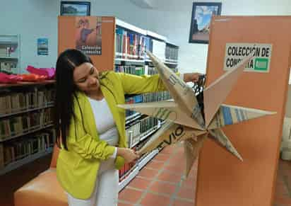 Taller de elaboración de piñatas en la Biblioteca “Benito Juárez”. (DIANA GONZÁLEZ)