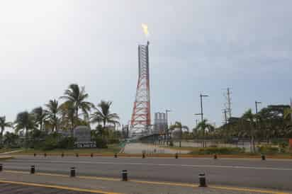 Refinería de Dos Bocas. (ARCHIVO)