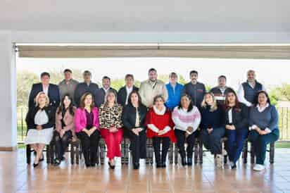 Carlos Villarreal, alcalde electo de Monclova, se reúne con su Cabildo