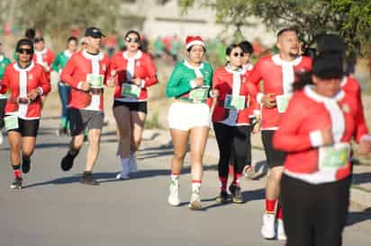 Éxito en la carrera 5K 'Corre Santa, Corre' en Torreón