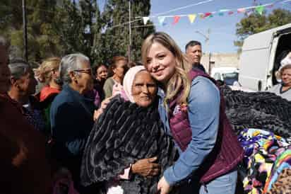 Ana Lucía Cavazos agradece apoyo de la comunidad del ejido Hipólito