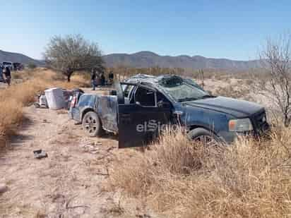 Muere mujer tras fatal volcadura en Lerdo