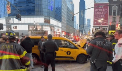 Taxi atropella a peatones en Manhattan tras problema médico del conductor