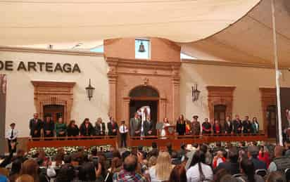 Toma protesta Ana Karen Sánchez como la primera alcaldesa de Arteaga