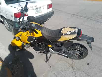 Motocicleta de la marca Vento, línea 125, color amarillo con negro, misma que no portaba placas de circulación. (EL SIGLO DE TORREÓN)