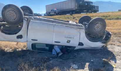 Se registra volcadura en la Carretera Federal 57