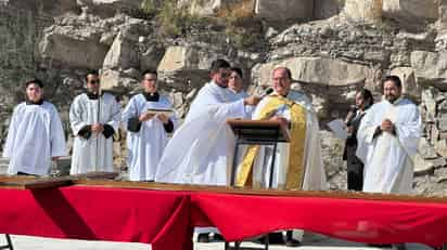 El obispo de la Diócesis de Saltillo, Monseñor Hilario González García. (SERGIO A. RODRÍGUEZ)