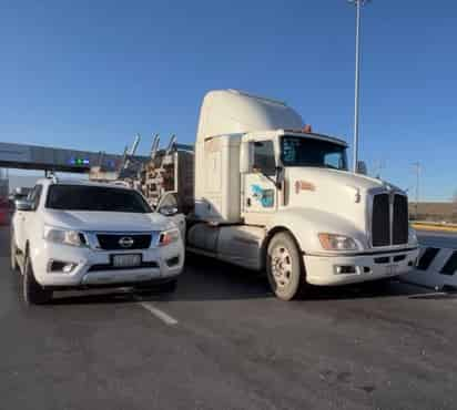 Tráiler propiedad de la empresa Transportes AG. (EL SIGLO DE TORREÓN)