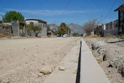 Realizan pavimentación complementaria al Par Vial de Villa Juárez en Lerdo