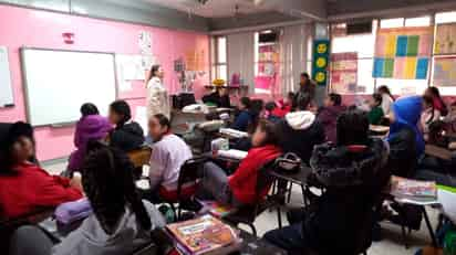 Serie de pláticas a alumnas de la escuela primaria Emilio Carranza. (GUADALUPE MIRANDA)