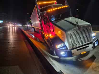 Accidente vial de tráiler en Torreón.